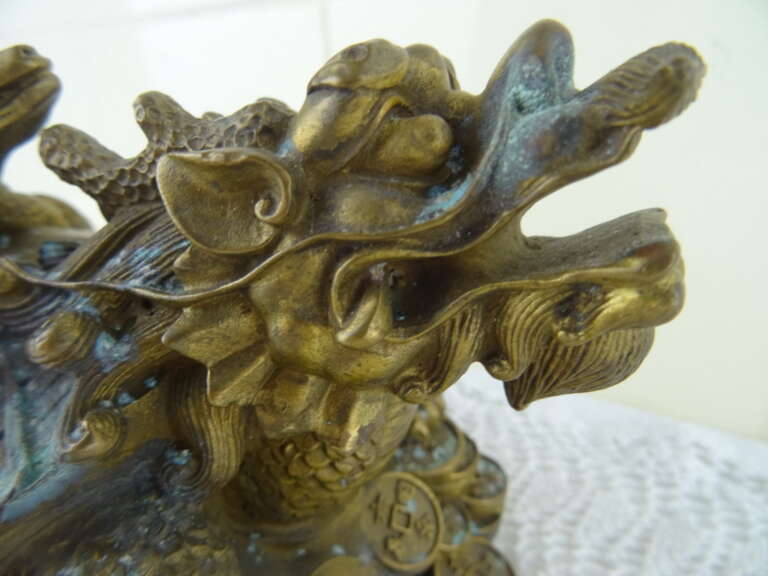 Antiek bronzen beeld mythologische schildpad
