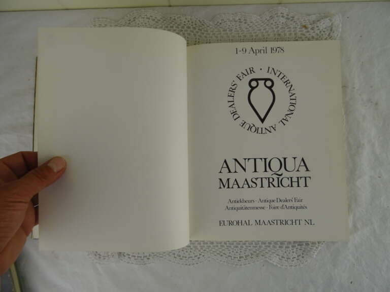 Antiqua Maastricht vintage boek