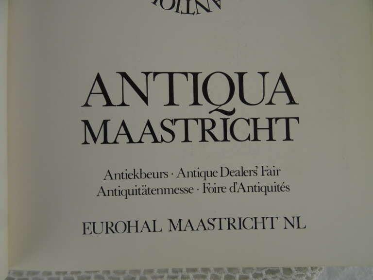 Antiqua Maastricht vintage boek