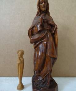 Antiek houten Mariabeeldje en Jezusbeeldje