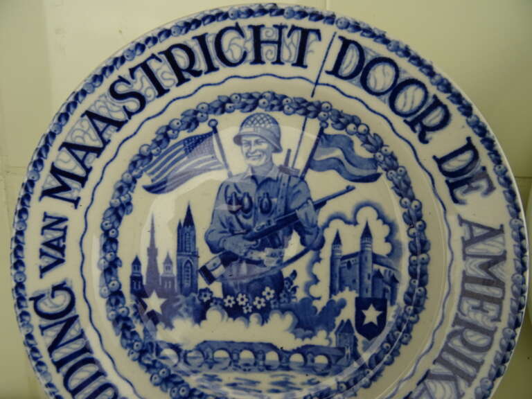 2x Herdenkingsbord Bevrijding ook los te koop