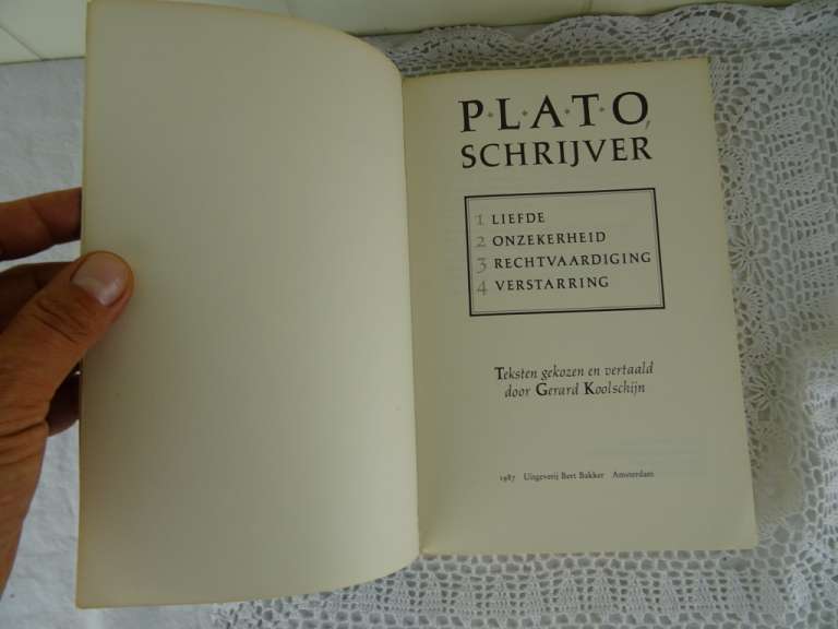 Plato schrijver vertaald door Gerard Koolschijn