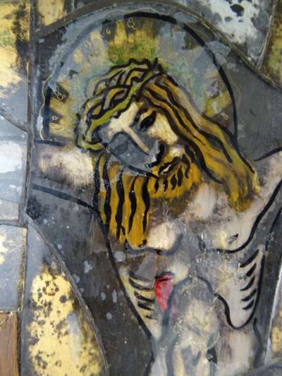 Gebrandschilderd kruisbeeld mozaïek