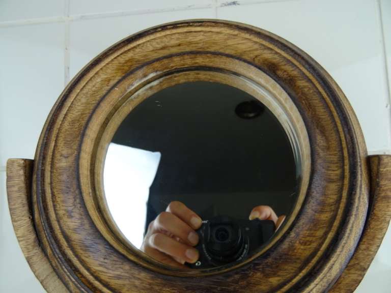 Fraaie houten spiegel op voet