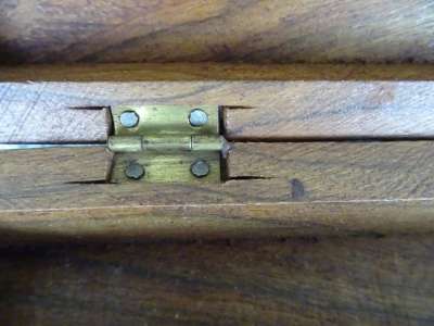 Antieke houten pennendoos met koperbeslag