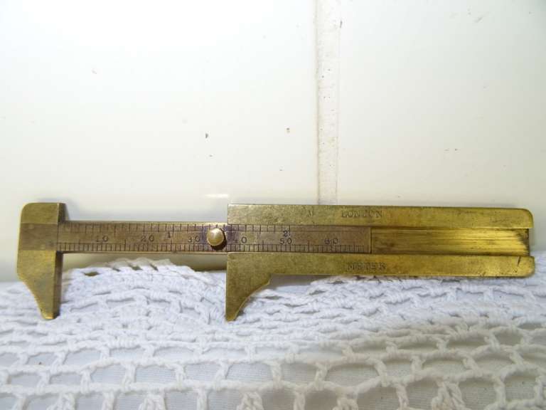 Alternative view of Antieke schuifmaat London