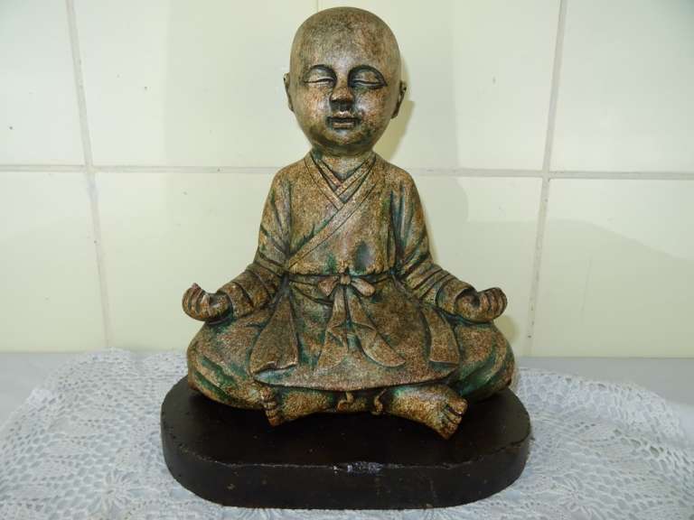 Prachtig beeld zittende Boeddha