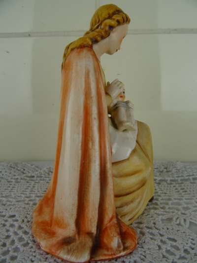 Elegant Goebel Hummel Mariabeeldje