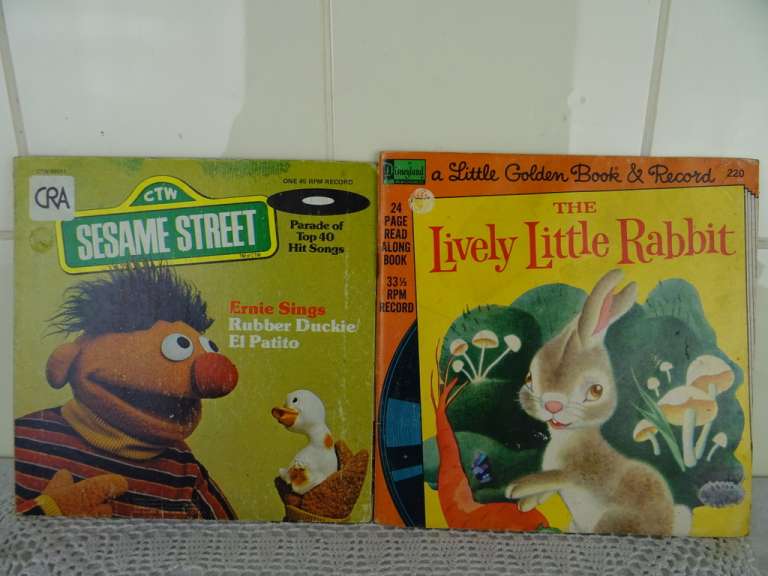 Vintage singles Sesame street en The lively little rabbit