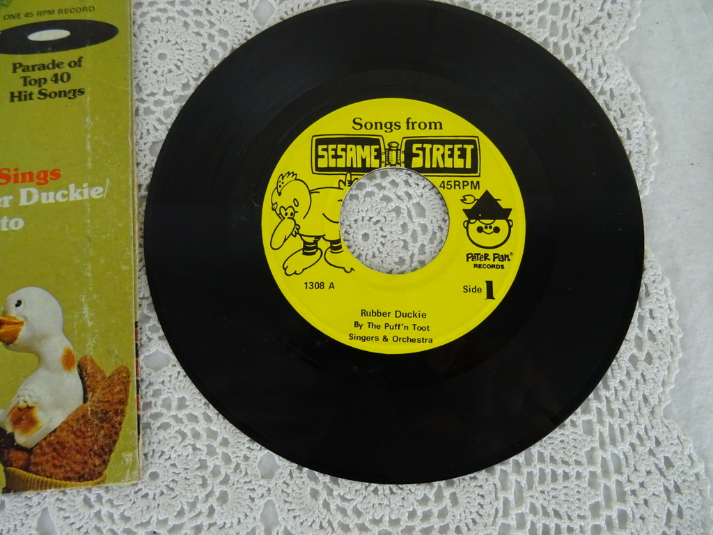 Vintage singles Sesame street en The lively little rabbit - Afbeelding 5