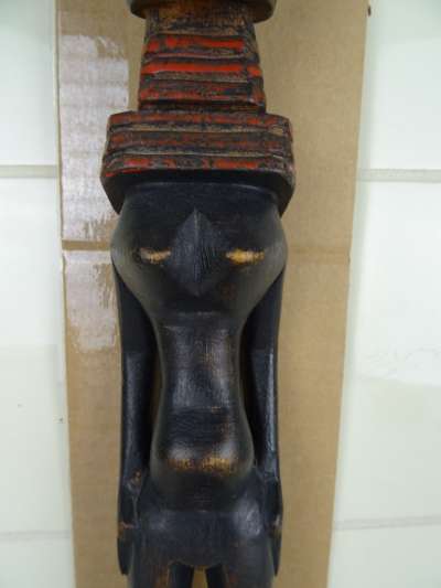 Afrikaans houten vruchtbaarheidsbeeld