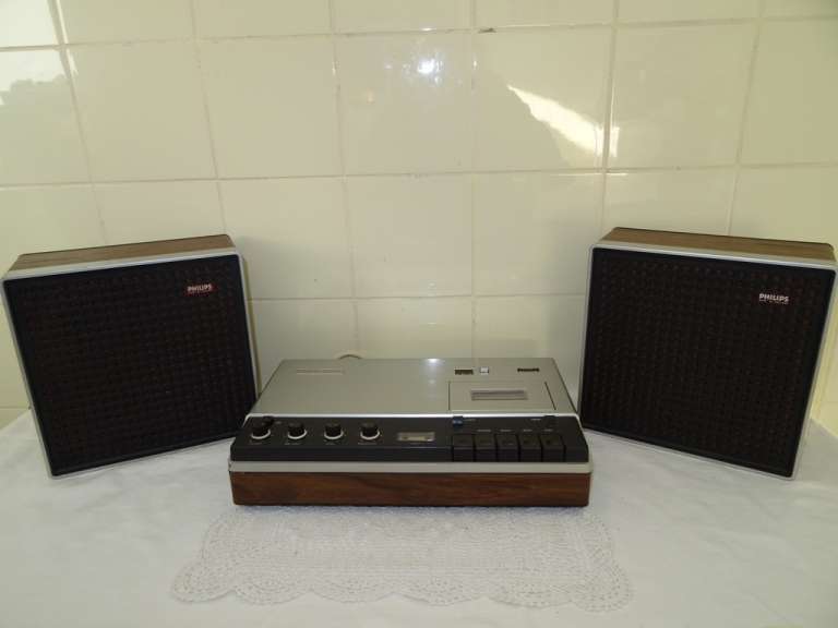 Vintage Philips stereo N2405 cassette recorder