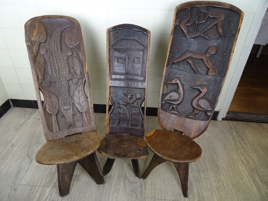 Saga Barry distillatie Antieke Afrikaanse stoelen Malawi - Curiosa en Kunst.nl