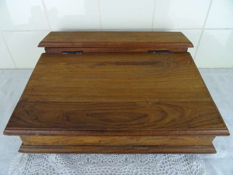 Antieke houten mobiele lessenaar