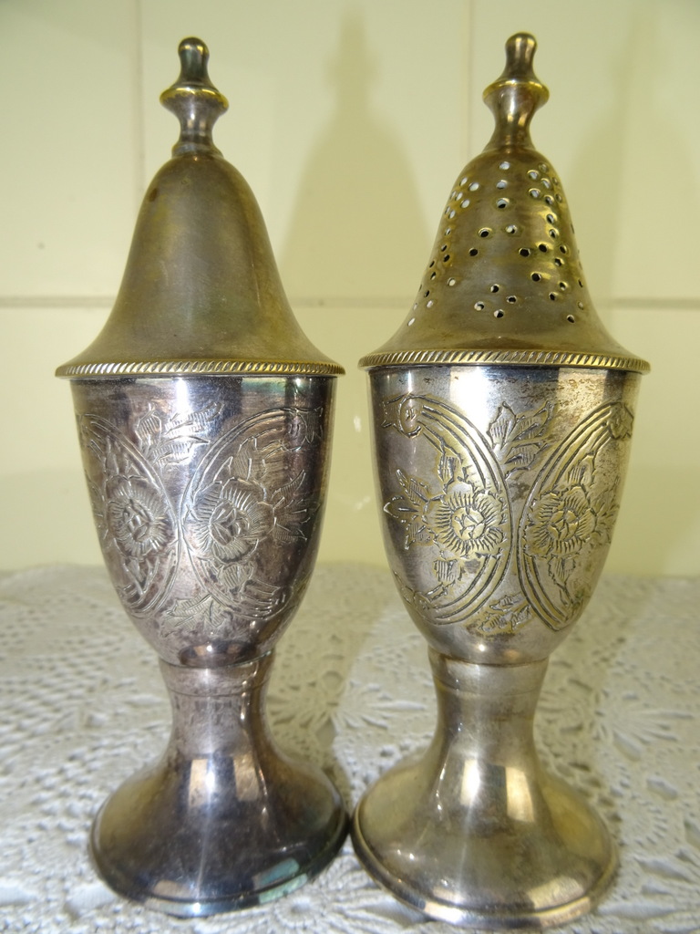 Antiek verzilverd peper en zout stel
