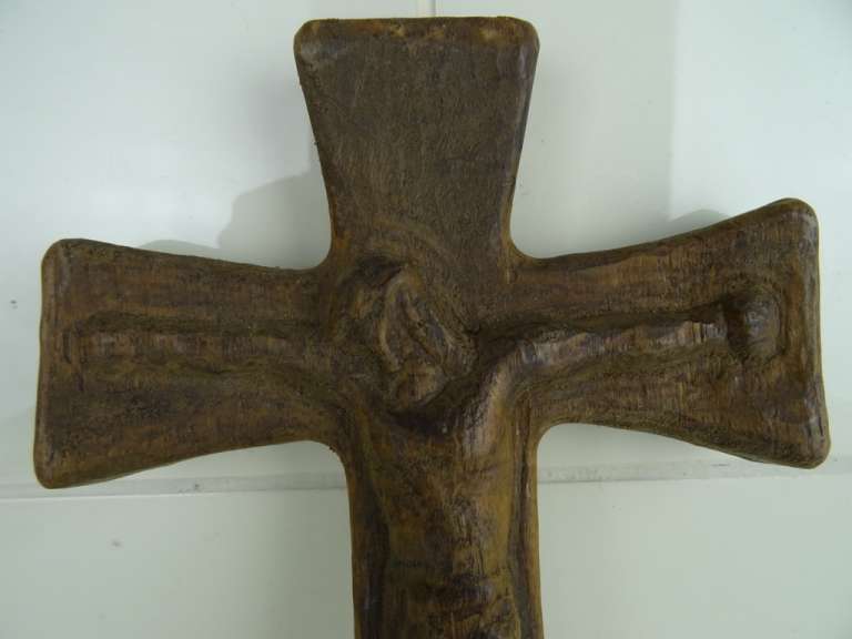 Antiek houtsnijwerk kruisbeeld
