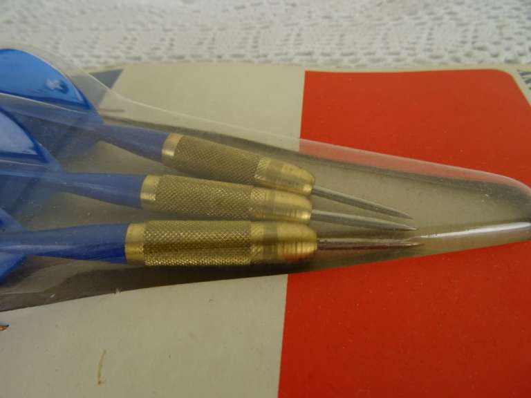 Vintage Saxon Darts