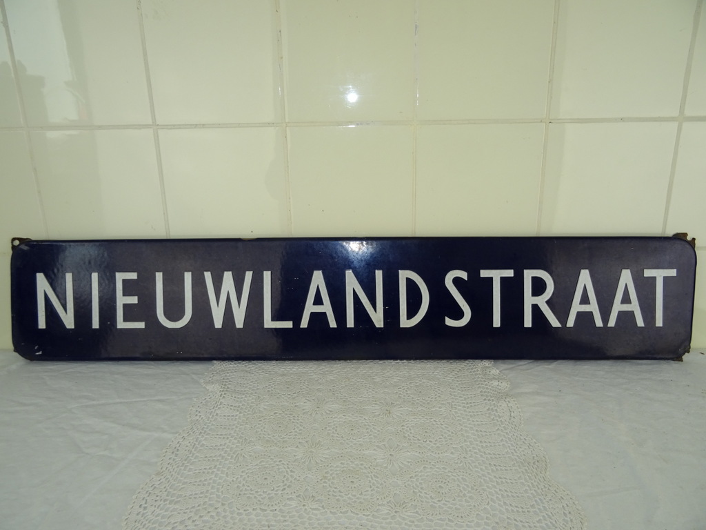 Vintage straatnaambord Nieuwlandstraat