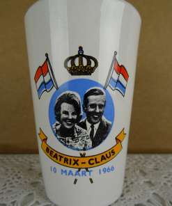 Vintage herinneringsbeker Beatrix en Claus