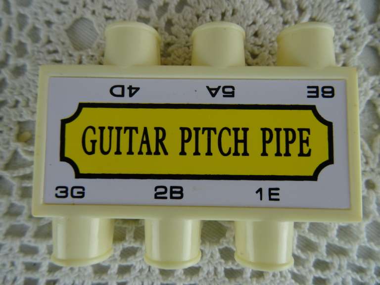 Vintage stemapparaatje Guitar pitch pipe