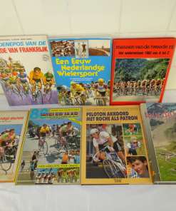 Collectie vintage boeken over wielrennen