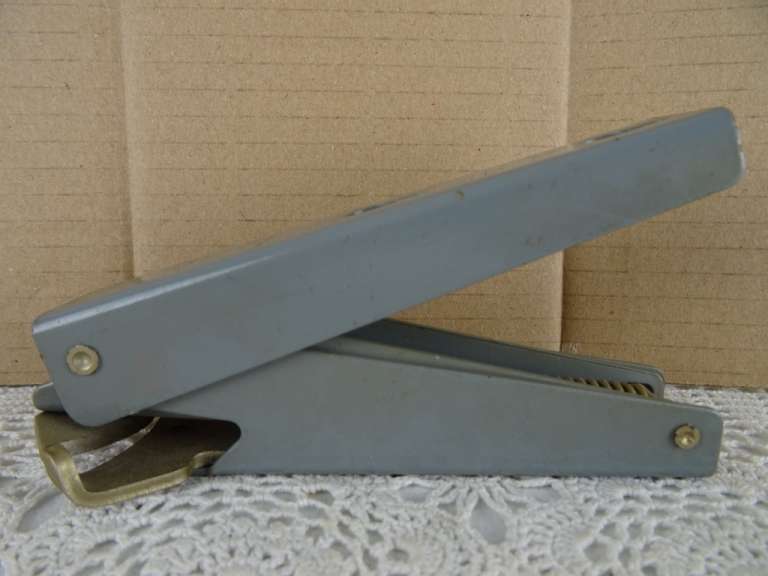 Vintage metalen ponse apparaat