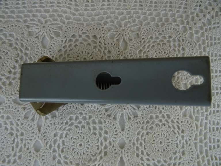 Alternative view of Vintage metalen ponse apparaat