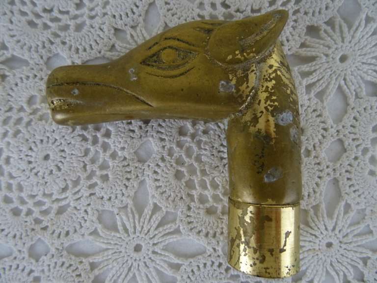 Alternative view of Antiek handvat mythologisch dier