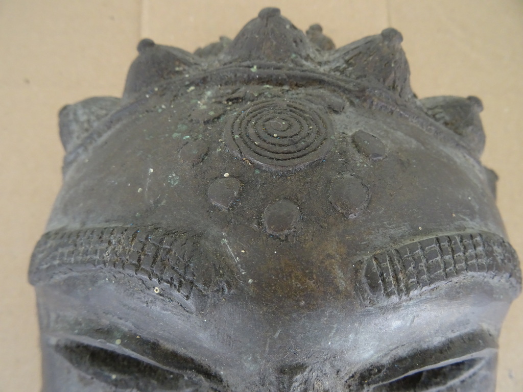 Antiek bronzen Dan masker - Afbeelding 17