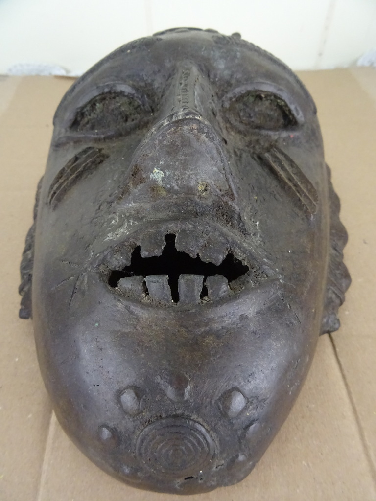 Antiek bronzen Dan masker - Afbeelding 18