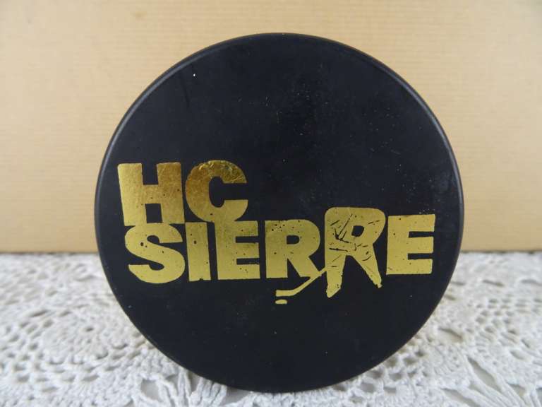 Vintage ijshockey puck HC Sierre