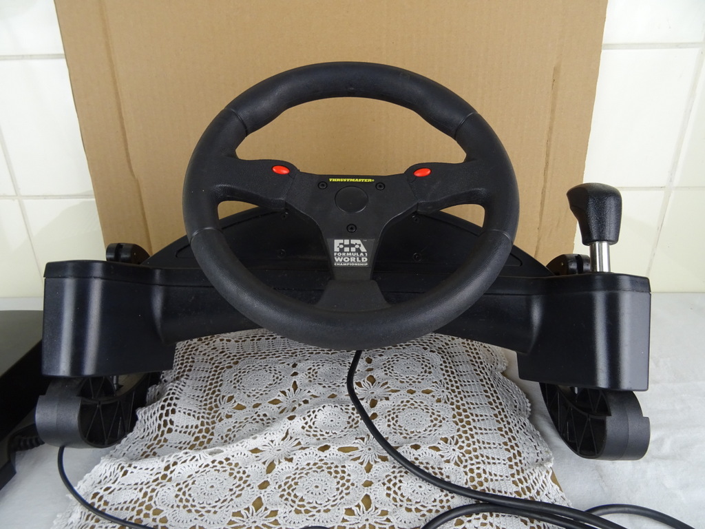 Thrustmaster Formula 1 racestuur en spel - Afbeelding 11
