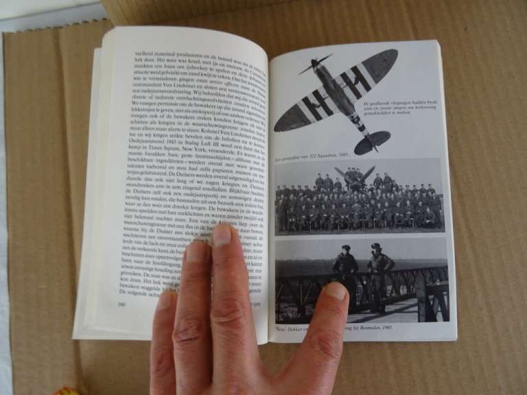 Collectie boeken tweede wereldoorlog