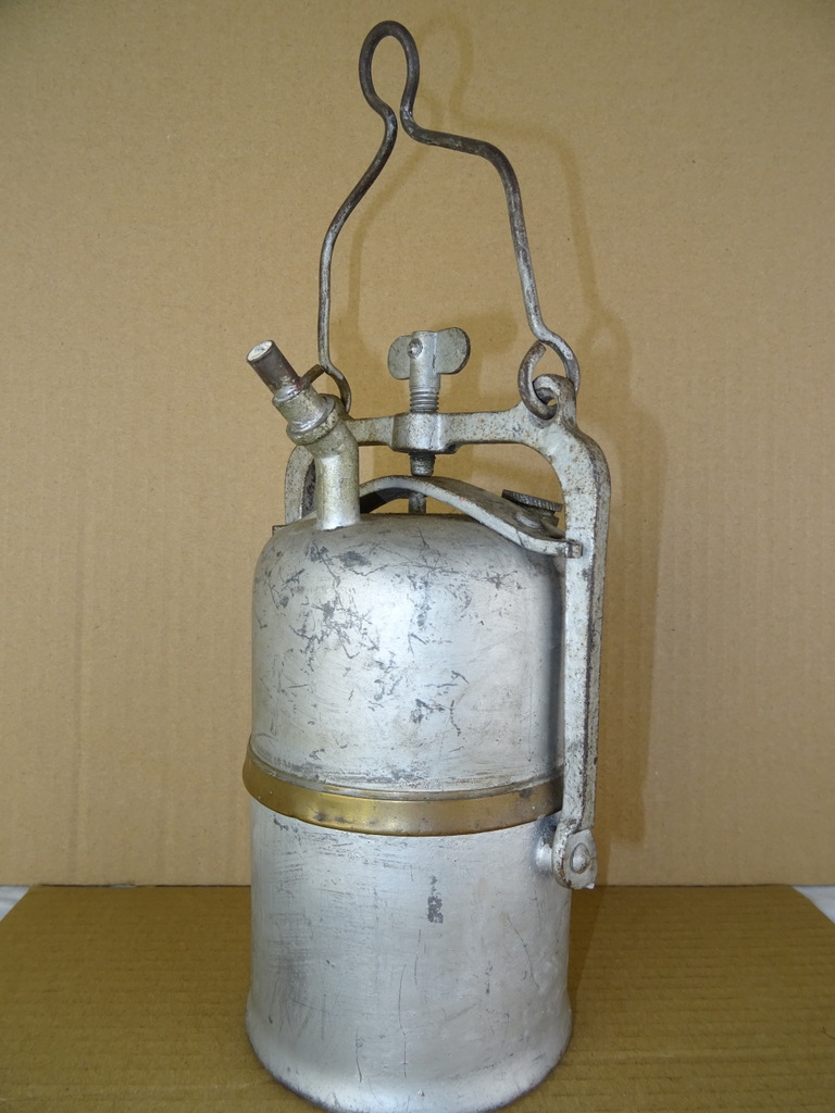 Antieke carbid mijnlamp