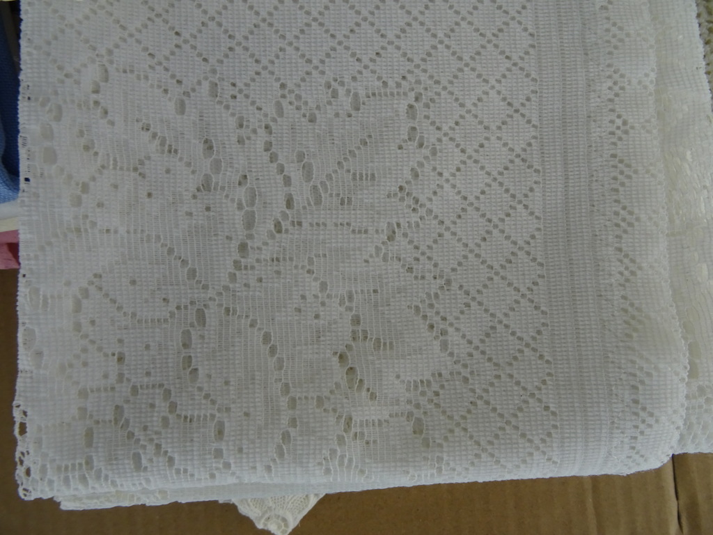 Collectie vintage tafelkleden en kleine kleedjes - Afbeelding 9