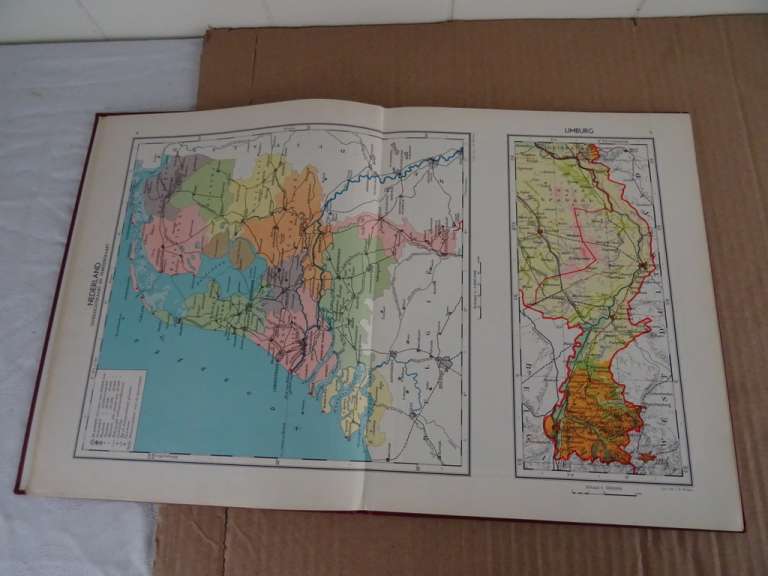 Kleine Schoolatlas der gehele aarde