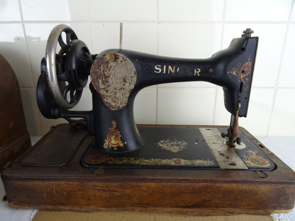 Antieke Singer naaimachine handmatig - Afbeelding 7