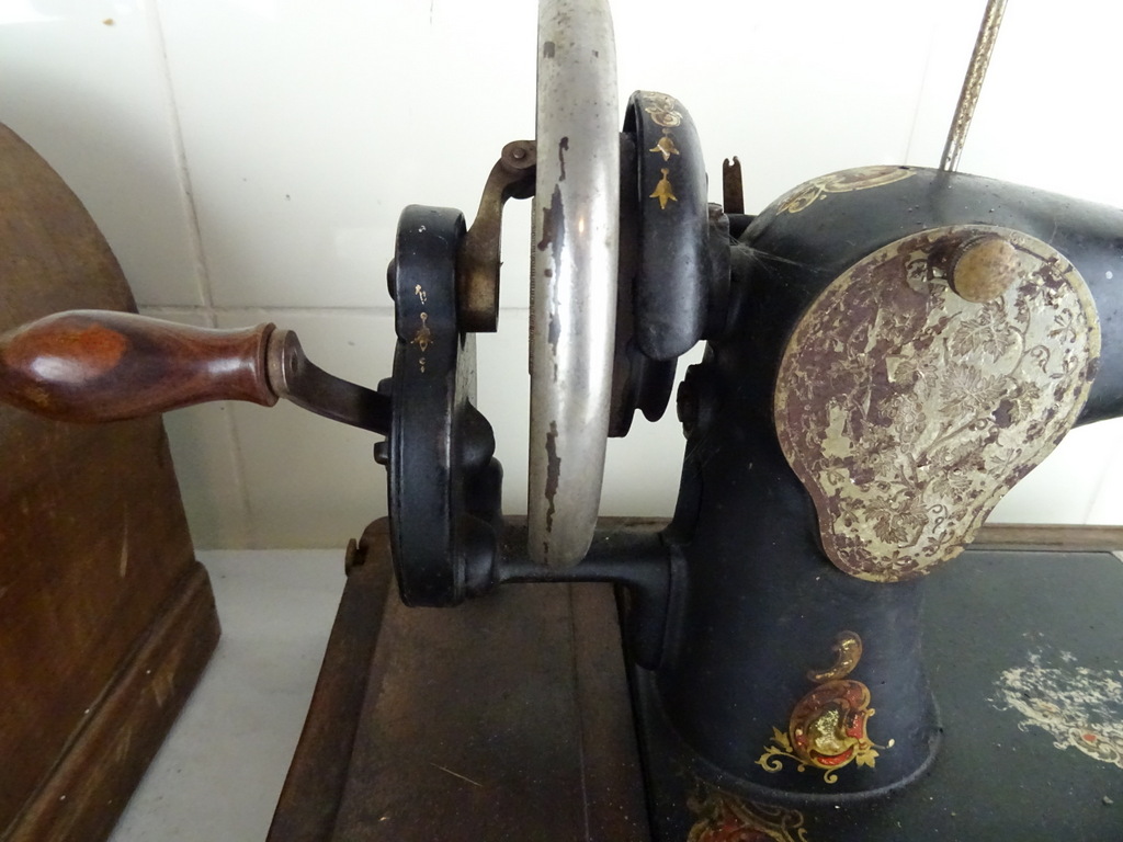 Antieke Singer naaimachine handmatig - Afbeelding 10