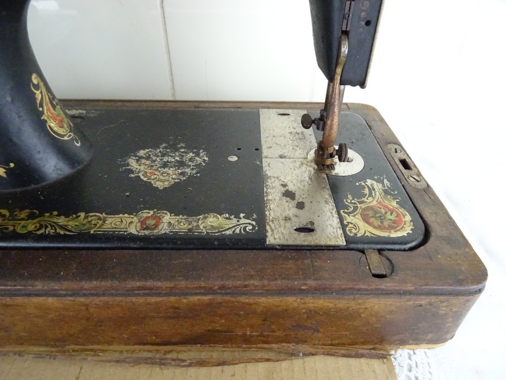 Antieke Singer naaimachine handmatig - Afbeelding 12