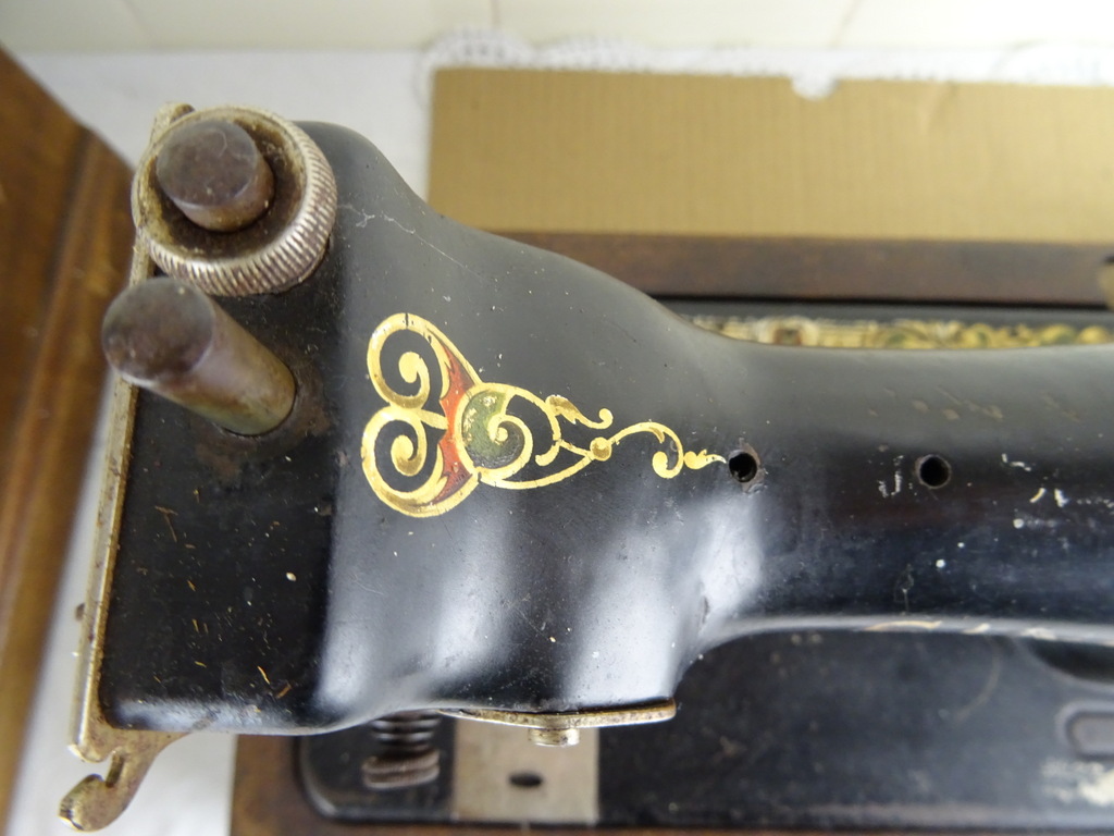 Antieke Singer naaimachine handmatig - Afbeelding 18