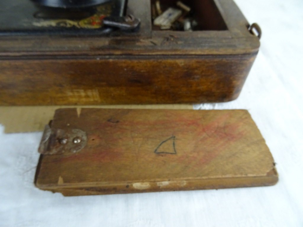 Antieke Singer naaimachine handmatig - Afbeelding 25