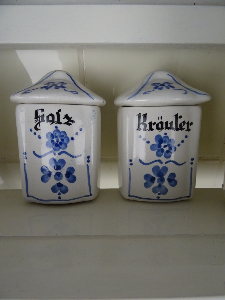 Collectie antieke aardewerk voorraadpotten - Afbeelding 3