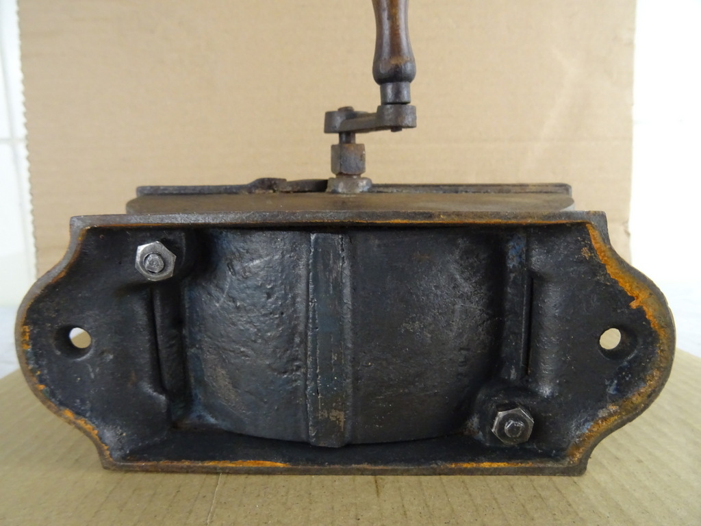 Antieke metalen slijpsteenhouder - Afbeelding 17