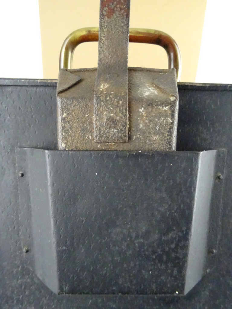 Antieke kolenkit met kolenschep Antieke kolenkit met kolenschep