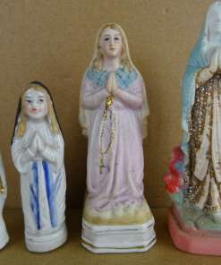 Collectie antieke Mariabeeldjes