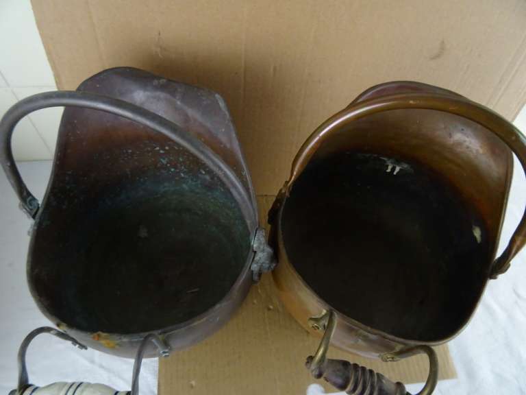 Twee antieke helmpotten