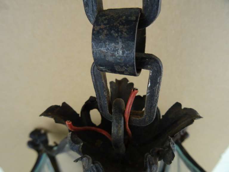 Antieke smeedijzeren hanglamp