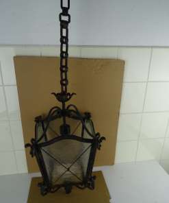 Antieke smeedijzeren hanglamp