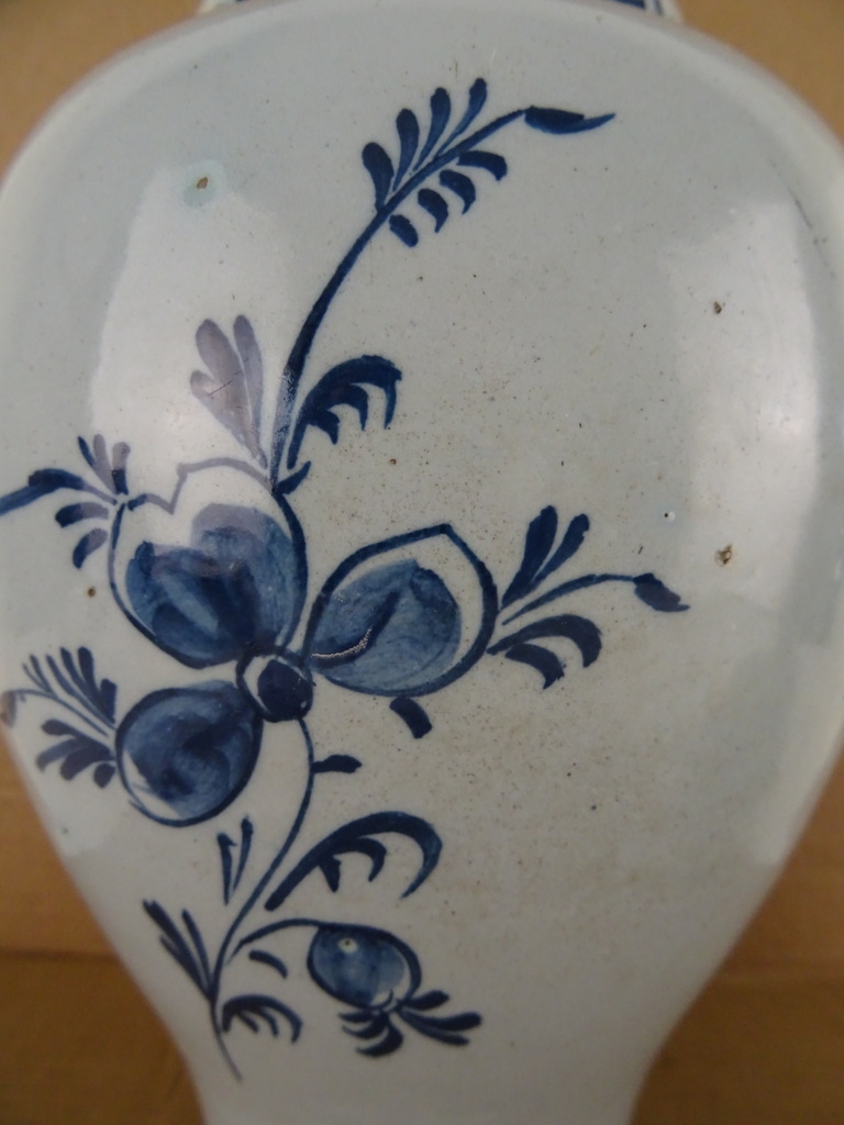Antieke Delfts blauwe dekselvaas circa 1750 - Afbeelding 23