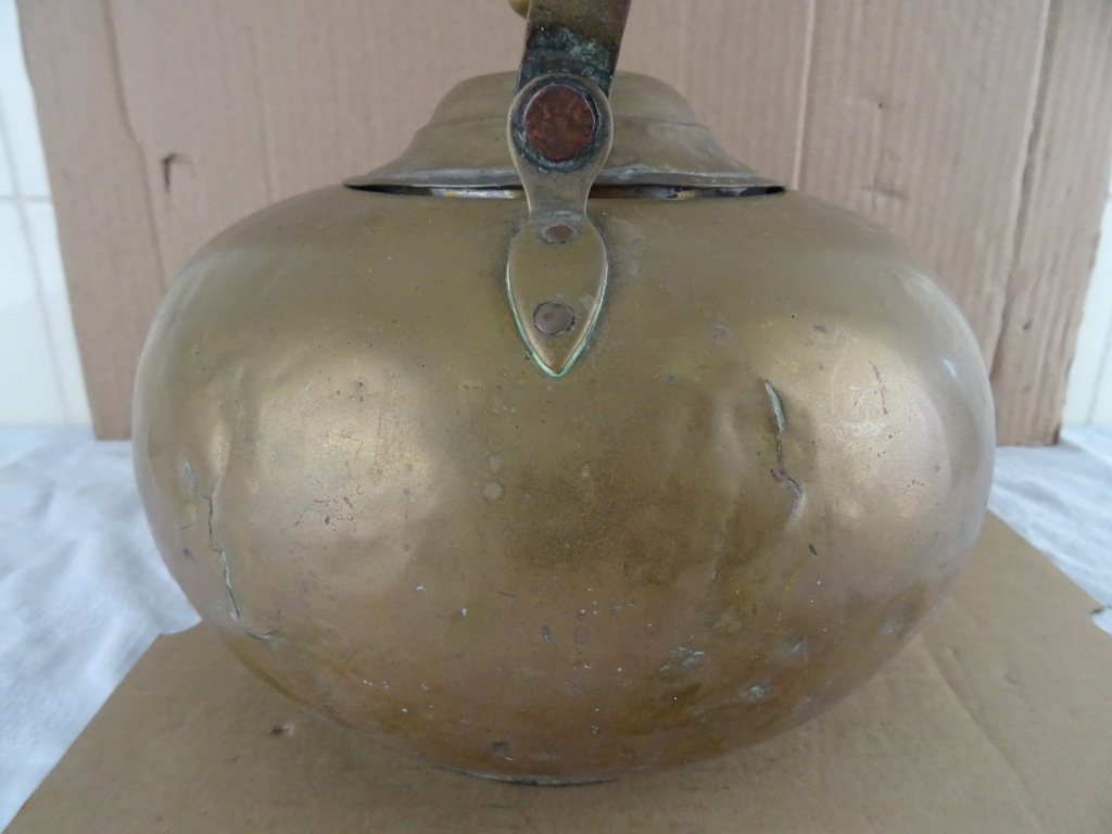 Antieke koperen waterketel Antieke koperen waterketel